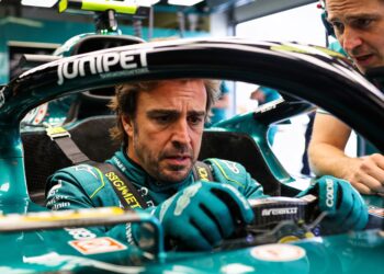 extreme vibraties aston martin risico op zenuwscha