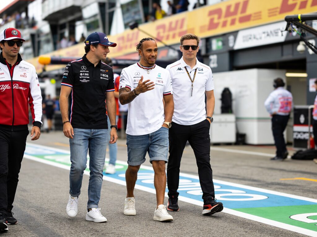 f1 2026 ontdek de echte karakters achter het stuur