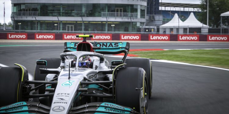 f1 academy kampioene pin voltooit historische f1 t
