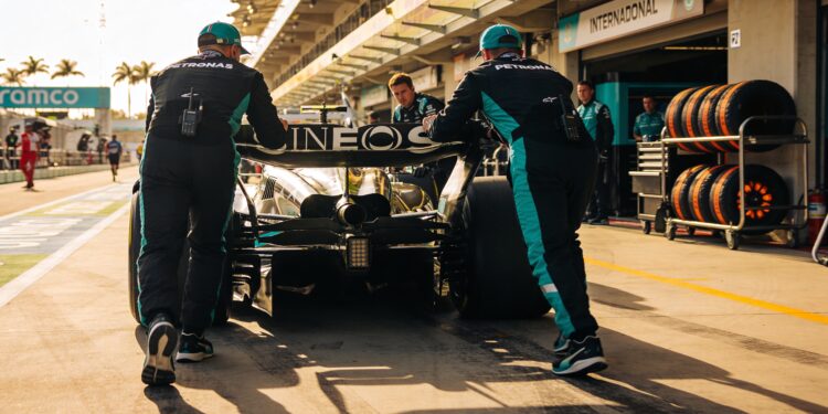 f1 hervat seizoen in miami na gedwongen pauze van