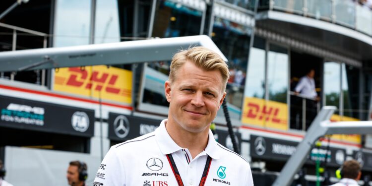 f1 leider antonelli duikt de dirttrack op bij motogp icoon rossi