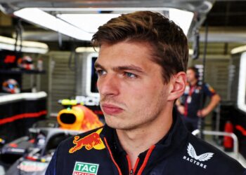 f1 president domenicali waarschuwt voor verstappen vertrek