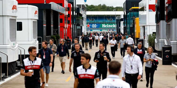 f1 retro weekend botst op praktische bezwaren