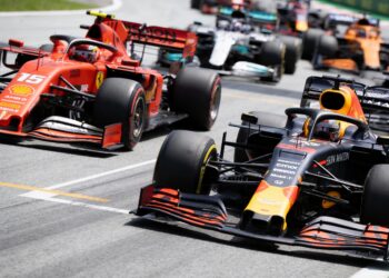 f1 startregels ferrari en williams domineren red bull zakt weg