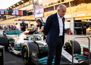 ferrari icoon jacky ickx steunt omstreden f1 regel