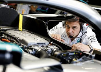 fia ingreep mercedes dominantie onder druk
