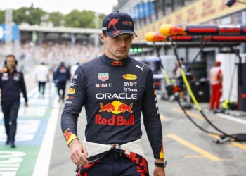 gigantische strijd om max verstappen ontbrandt