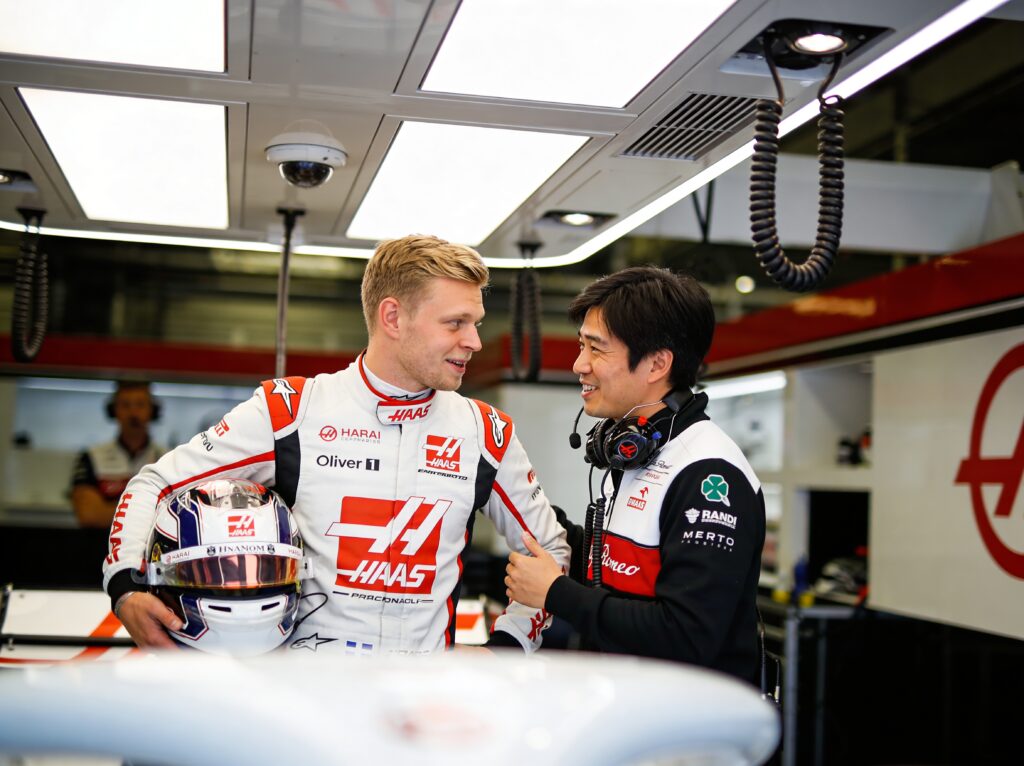 haas baas komatsu ziet geen plafond bij oliver bearman