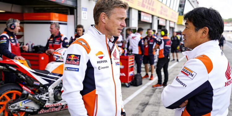 horner wakkert aston martin geruchten aan met hond