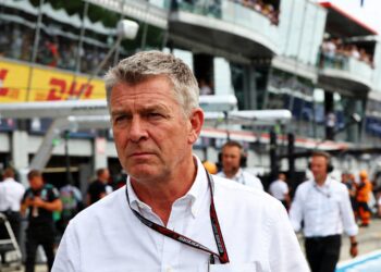 insider overstap horner naar aston martin weer op