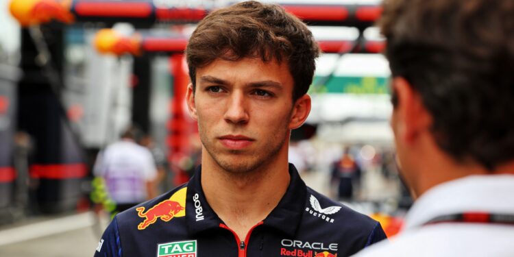 isack hadjar nieuwe teamgenoot van verstappen bij