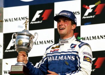 jacques villeneuve hero sche f1 zege ondanks slopende griep