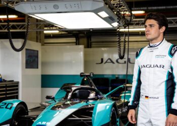 jaguar bevestigt vertrek van vaste waarde mitch ev