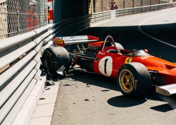 jean alesi crasht zeldzame ferrari f1 auto in mona
