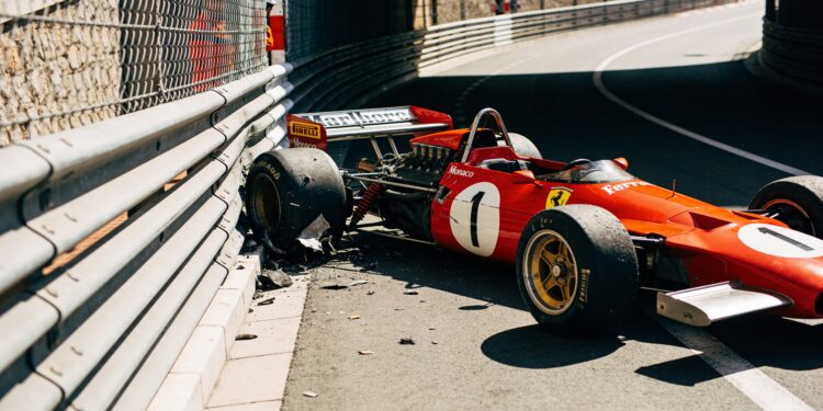jean alesi crasht zeldzame ferrari f1 auto in mona