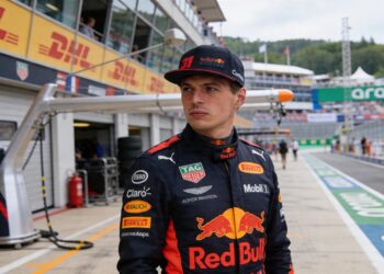 jenson button tempert geruchten over f1 pauze vers