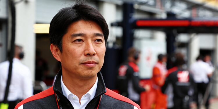 komatsu ruilt f1 paddock voor verrassingsbezoek bij coventry city