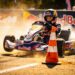 lawson zegeviert in spectaculaire red bull driftkart strijd