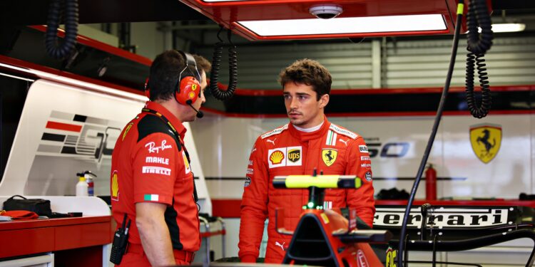 leclerc legt vinger op zere plek ferrari motor mis