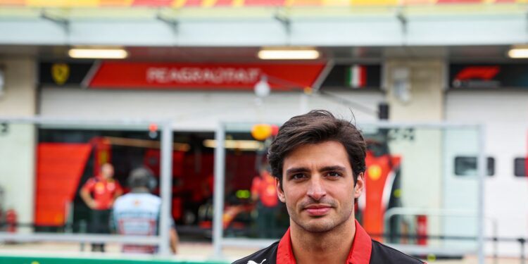 leclerc spreekt van familie en gelooft in ferrari succes