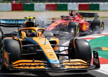 leclerc verrast door mclaren s snelheid in japan