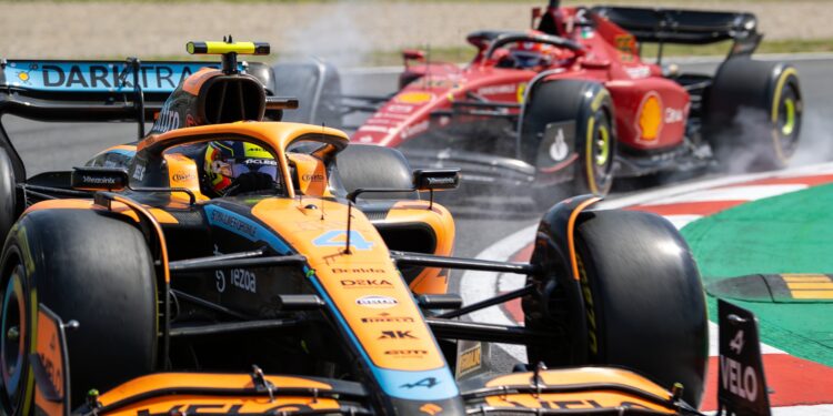 Leclerc verrast door McLaren's snelheid in Japan 1 leclerc verrast door mclaren s snelheid in japan
