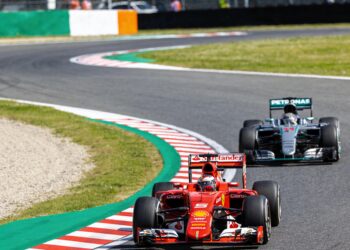 leclerc verrast mercedes met slimme energiestrategie in japan