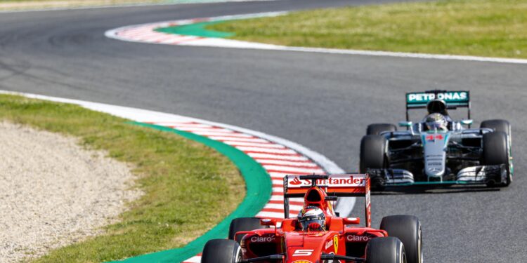 leclerc verrast mercedes met slimme energiestrategie in japan