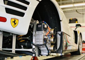 leclerc wijst ferrari s grootste zwakte aan de krachtbron