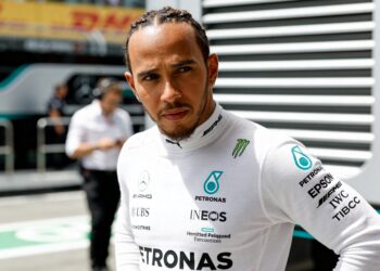 lewis hamilton daagt rivalen uit mijn training is onge venaard