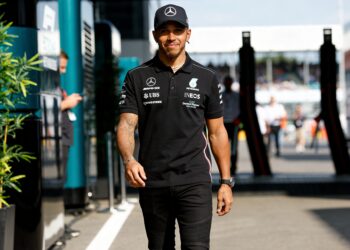 lewis hamilton en kim kardashian f1 sterren op coachella en een bizarre vergissing