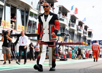 lewis hamilton ik moest regels breken voor f1 mode