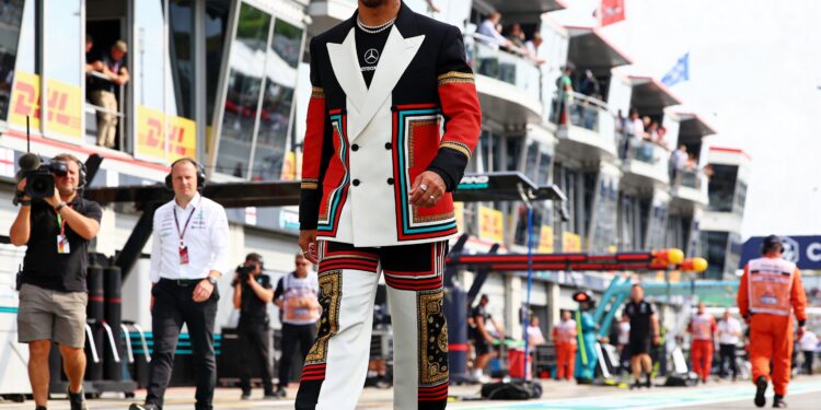 lewis hamilton ik moest regels breken voor f1 mode