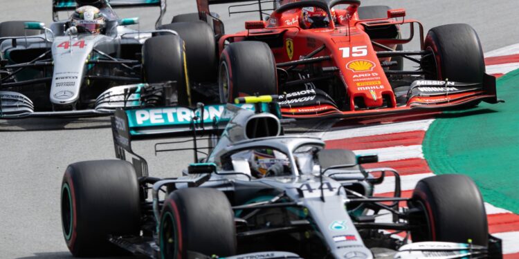 lewis hamilton verdedigt f1 regels zo hoort racen te zijn