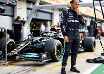 lewis hamiltons kansen dalen ondanks chinees podium