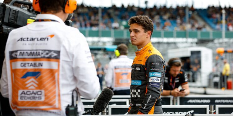 management lando norris legt coureur spreekverbod