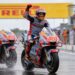 marc marquez wint sensationele en chaotische sprin