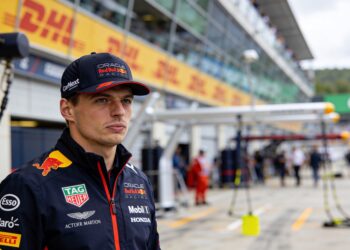 massa hekelt f1 regels 2026 en steunt kritiek vers