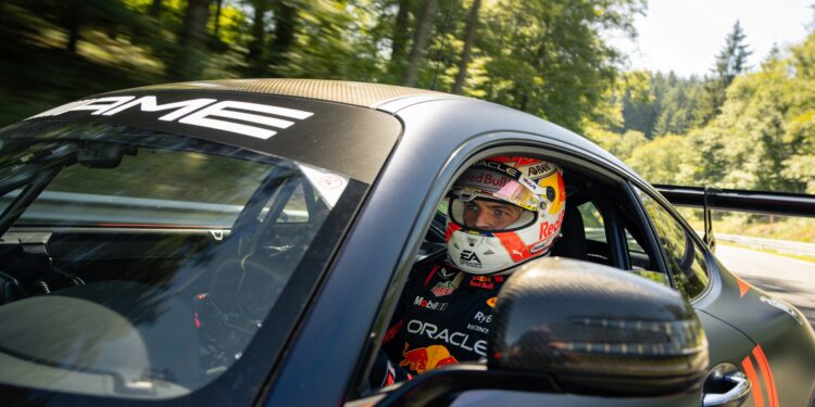 max verstappen duikt bizarre n rburgring 24 uur in