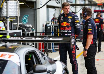 max verstappen s n rburgring uitdaging voorbereiding op 24h race