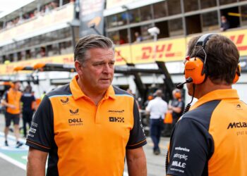 mclaren ceo zak brown kritisch over mede eigendom