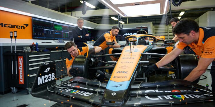 mclaren daagt mercedes uit met volledig nieuwe aut