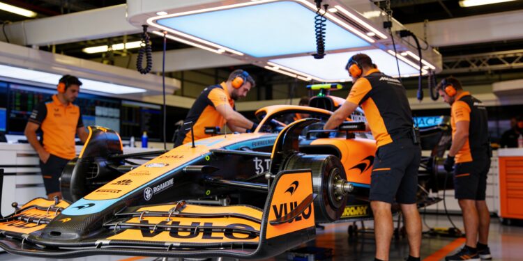 mclaren introduceert fors vernieuwde auto in miami