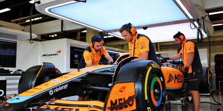mclaren onthult nieuwe auto voor gp miami in jacht