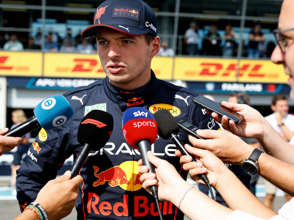 media incident verstappen damon hill geeft advies