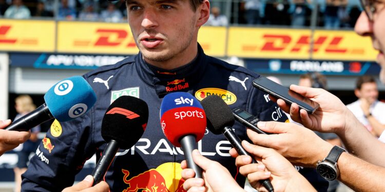 media incident verstappen damon hill geeft advies