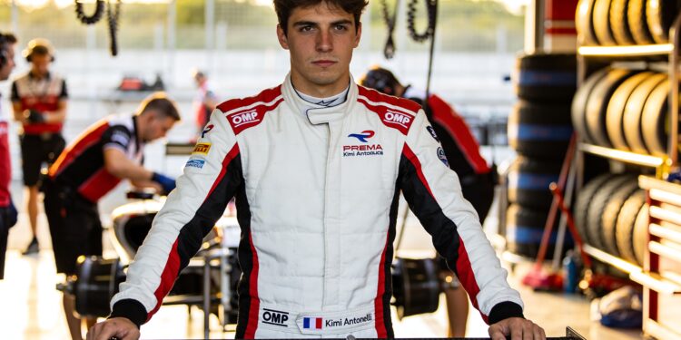 mercedes houdt f1 protege antonelli scherp met opm