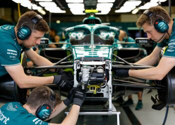 newey s kijk op aston martins trillingen oplossingen in zicht