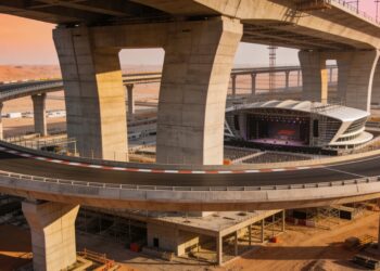 nieuwe beelden qiddiya f1 circuit spectaculaire the blade zichtbaar