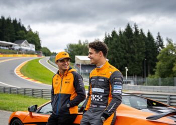 norris en piastri bedwingen nordschleife tijdens f